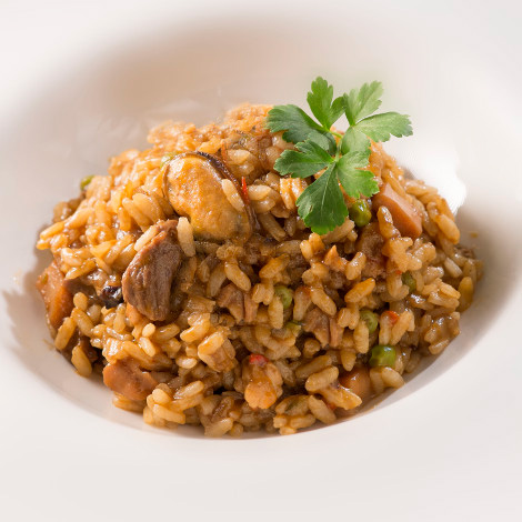 Paella de arroz mixta
